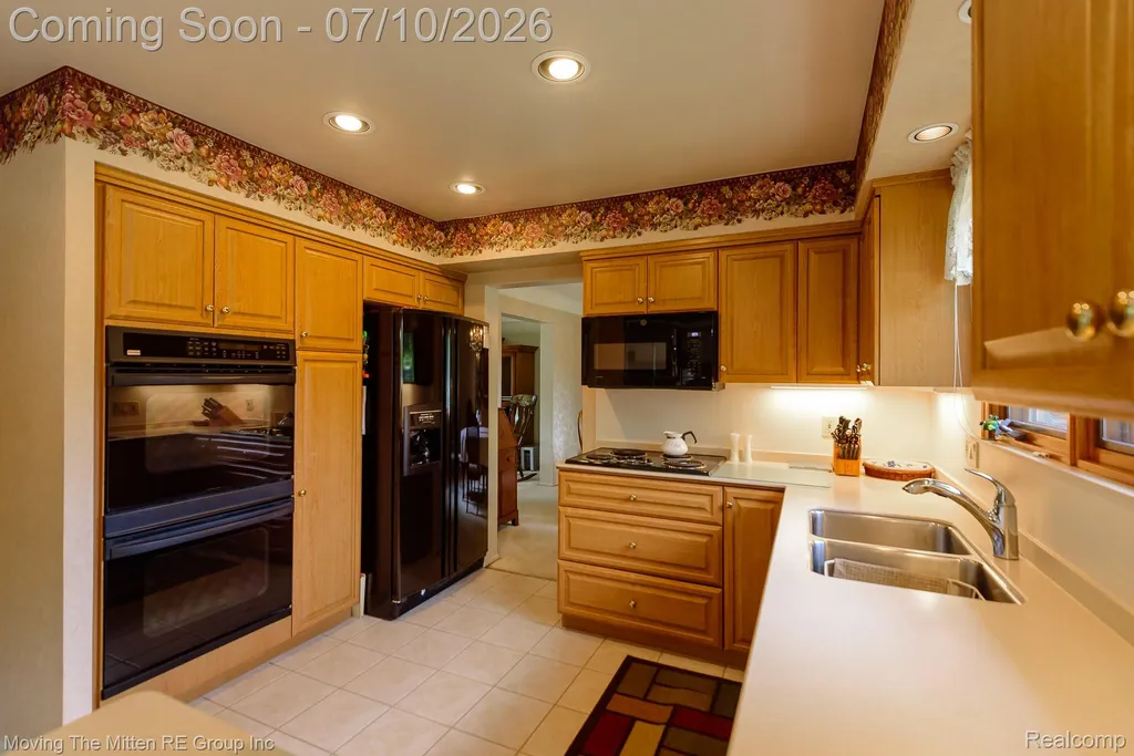 16359 Alpine Drive Livonia City MI 48154