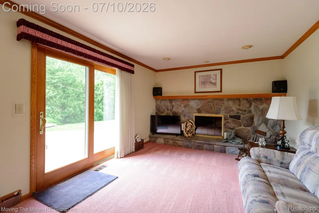 16359 Alpine Drive Livonia City MI 48154