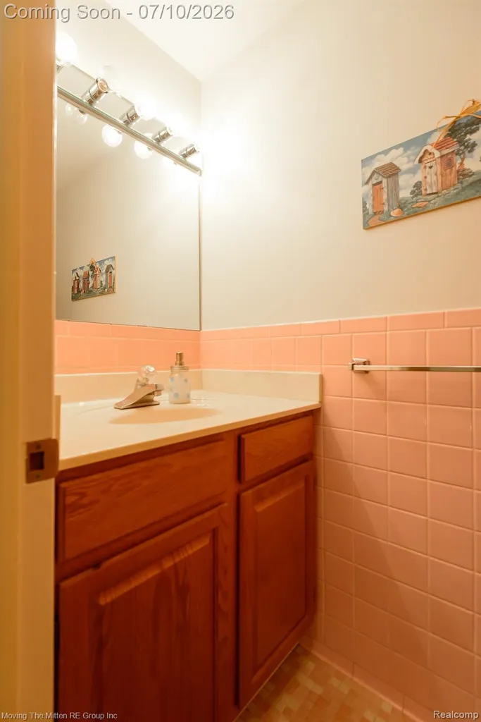 16359 Alpine Drive Livonia City MI 48154