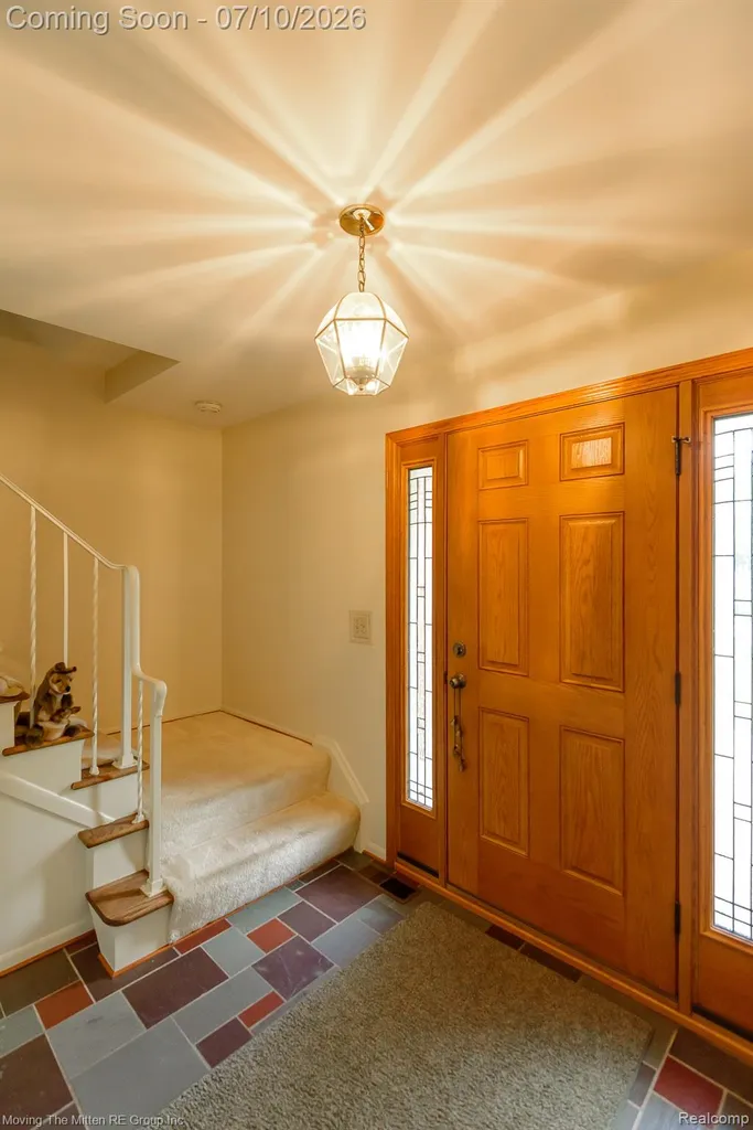 16359 Alpine Drive Livonia City MI 48154