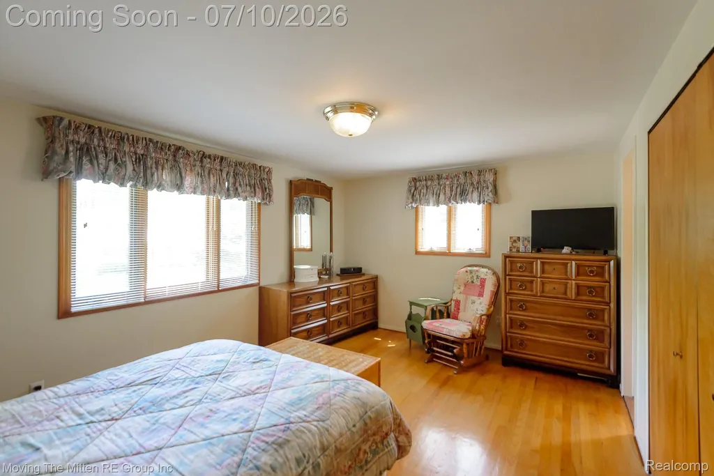 16359 Alpine Drive Livonia City MI 48154