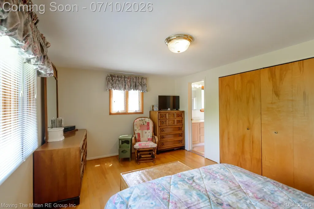 16359 Alpine Drive Livonia City MI 48154
