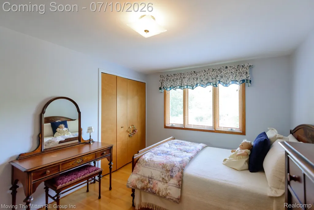 16359 Alpine Drive Livonia City MI 48154