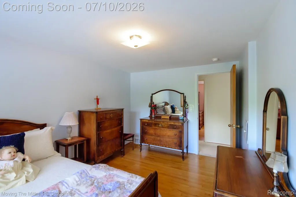 16359 Alpine Drive Livonia City MI 48154