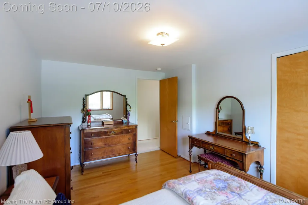 16359 Alpine Drive Livonia City MI 48154