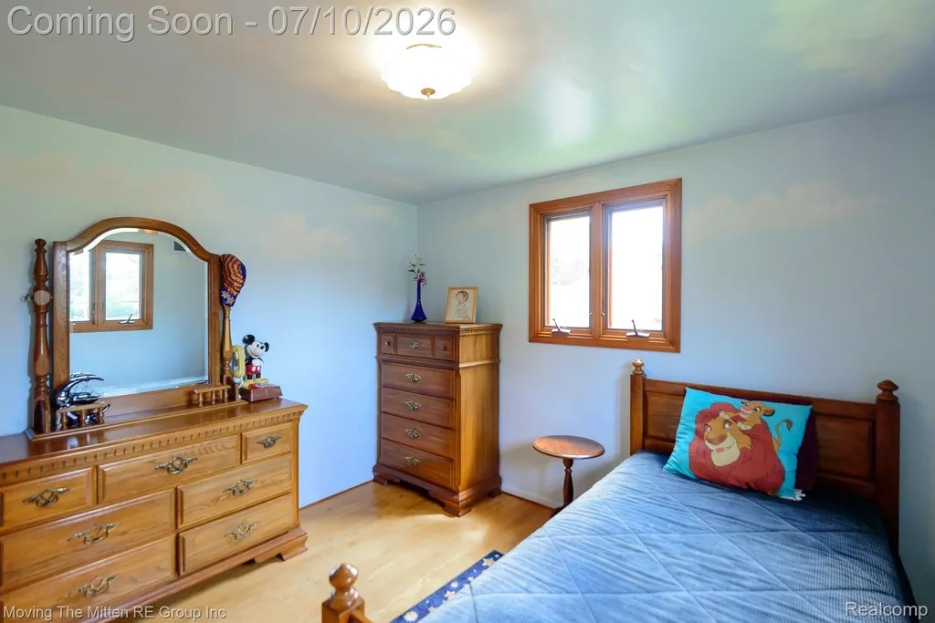 16359 Alpine Drive Livonia City MI 48154