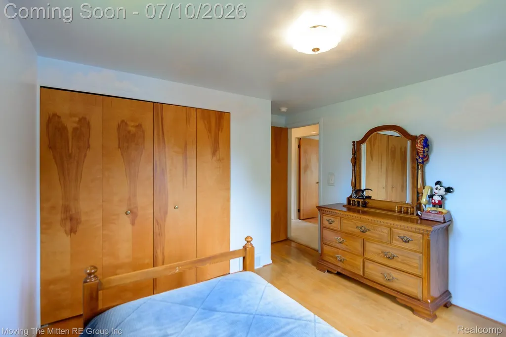 16359 Alpine Drive Livonia City MI 48154