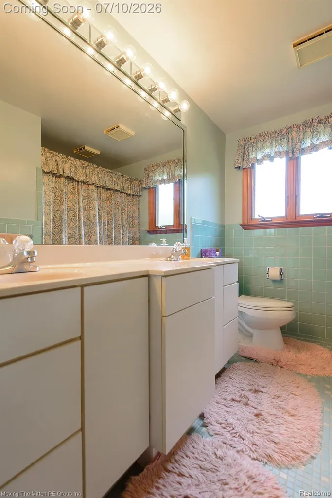 16359 Alpine Drive Livonia City MI 48154