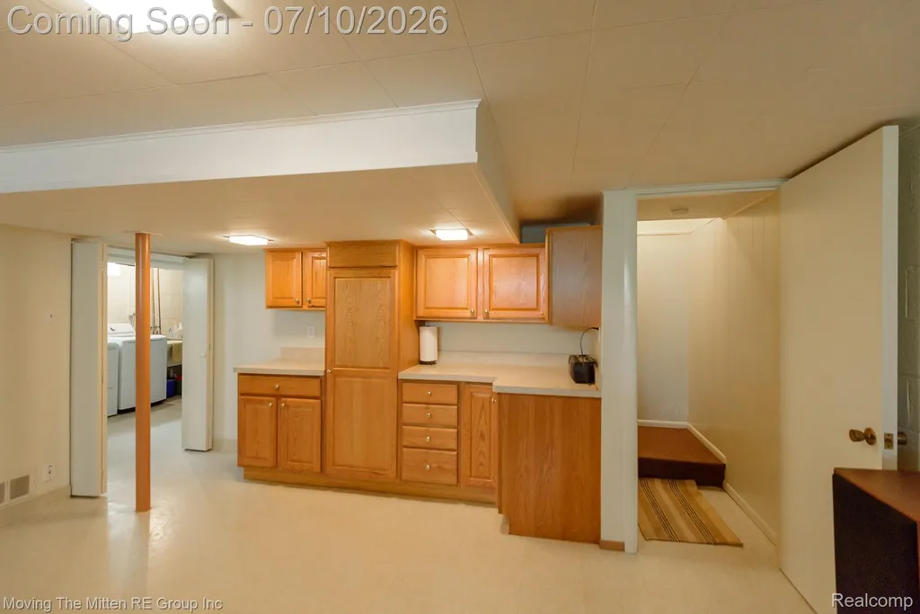 16359 Alpine Drive Livonia City MI 48154