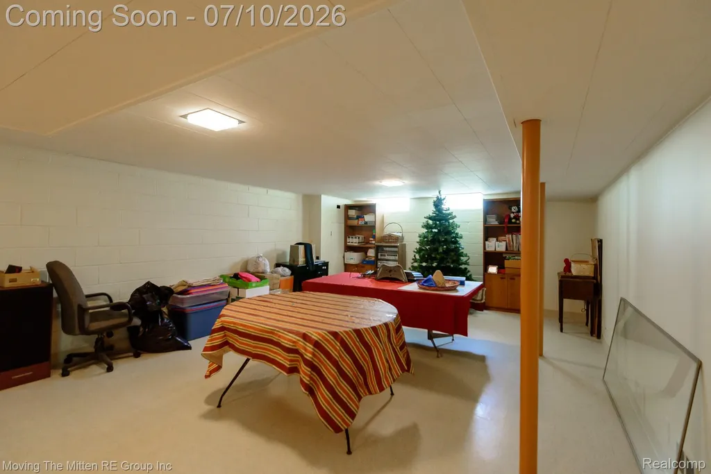 16359 Alpine Drive Livonia City MI 48154