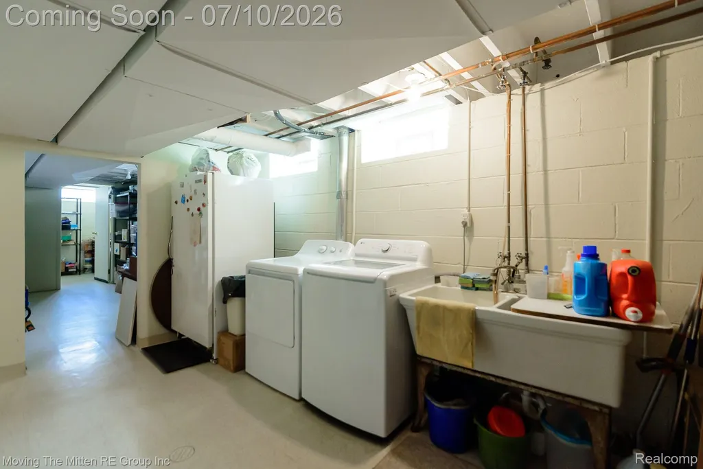 16359 Alpine Drive Livonia City MI 48154