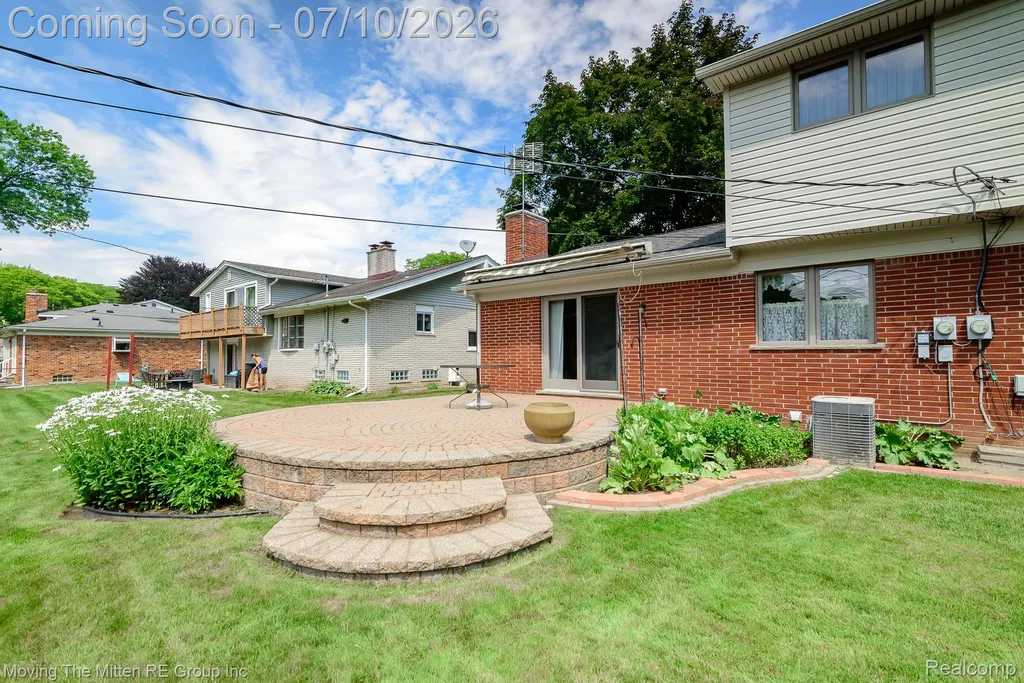 16359 Alpine Drive Livonia City MI 48154