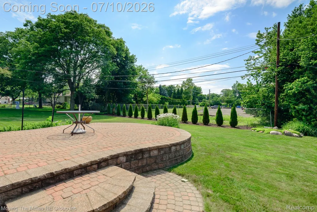 16359 Alpine Drive Livonia City MI 48154