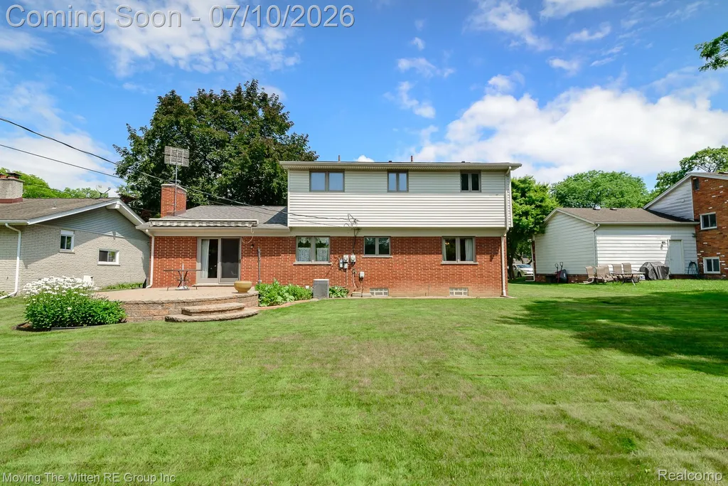 16359 Alpine Drive Livonia City MI 48154