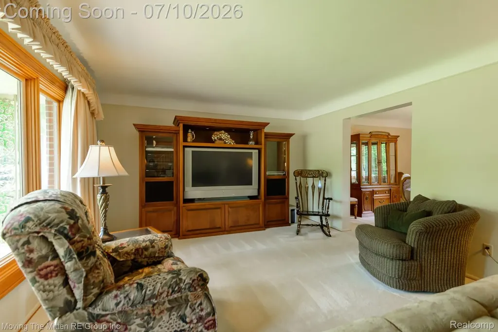 16359 Alpine Drive Livonia City MI 48154