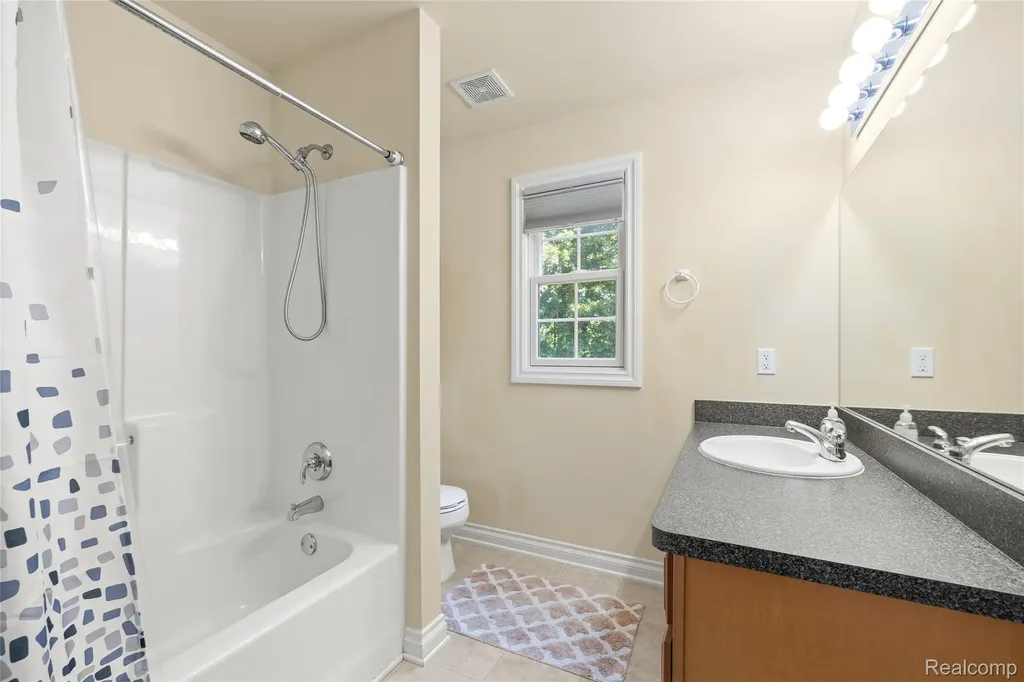 10182 Edgewood Drive Grand Blanc Charter Township MI 48439