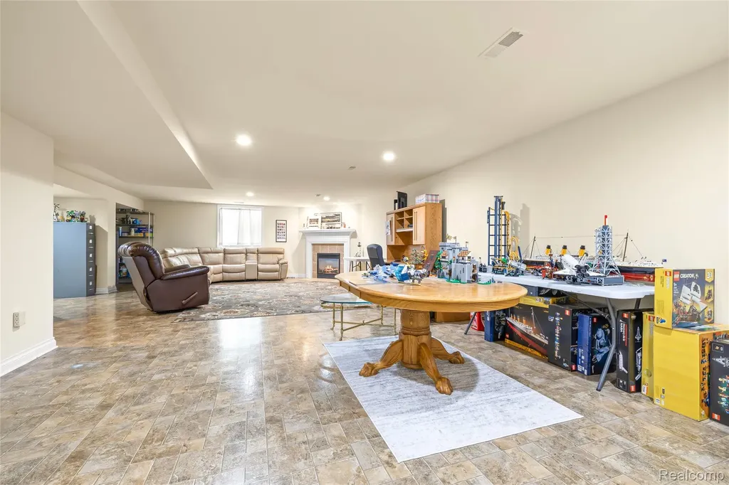 10182 Edgewood Drive Grand Blanc Charter Township MI 48439