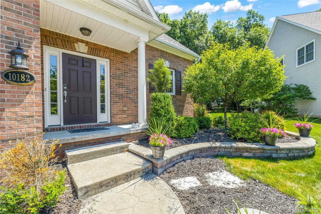10182 Edgewood Drive Grand Blanc Charter Township MI 48439