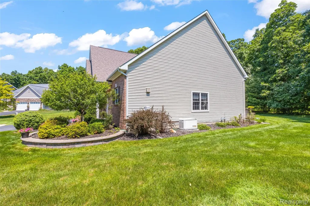 10182 Edgewood Drive Grand Blanc Charter Township MI 48439