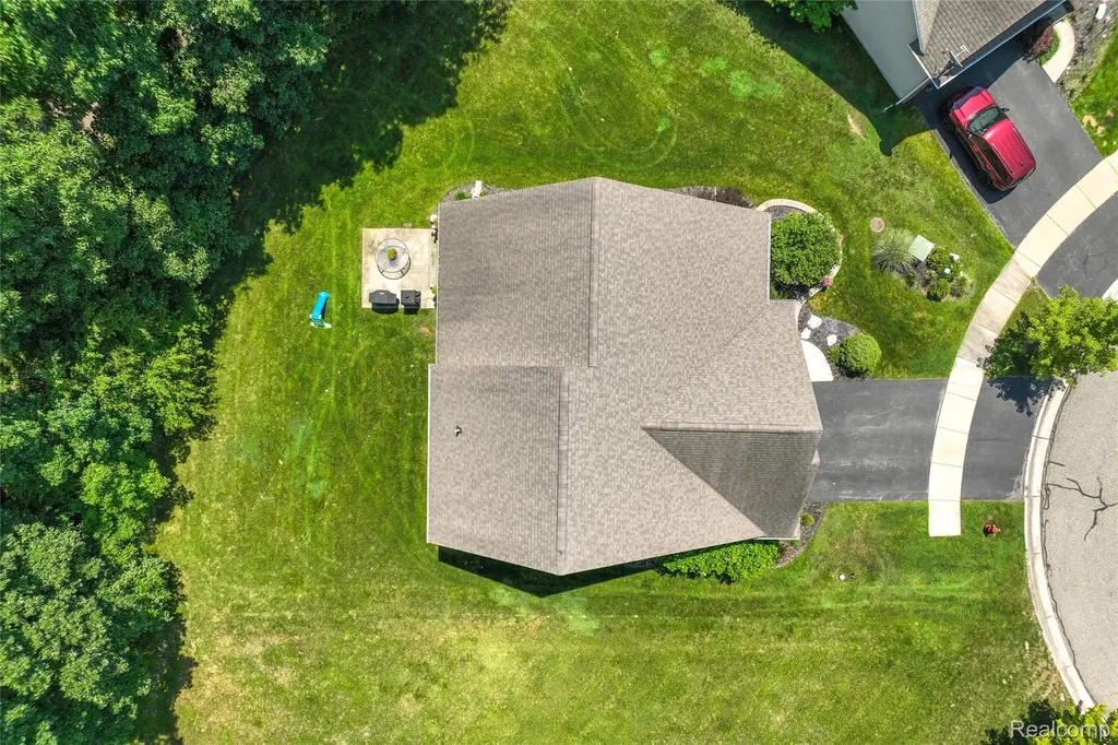 10182 Edgewood Drive Grand Blanc Charter Township MI 48439