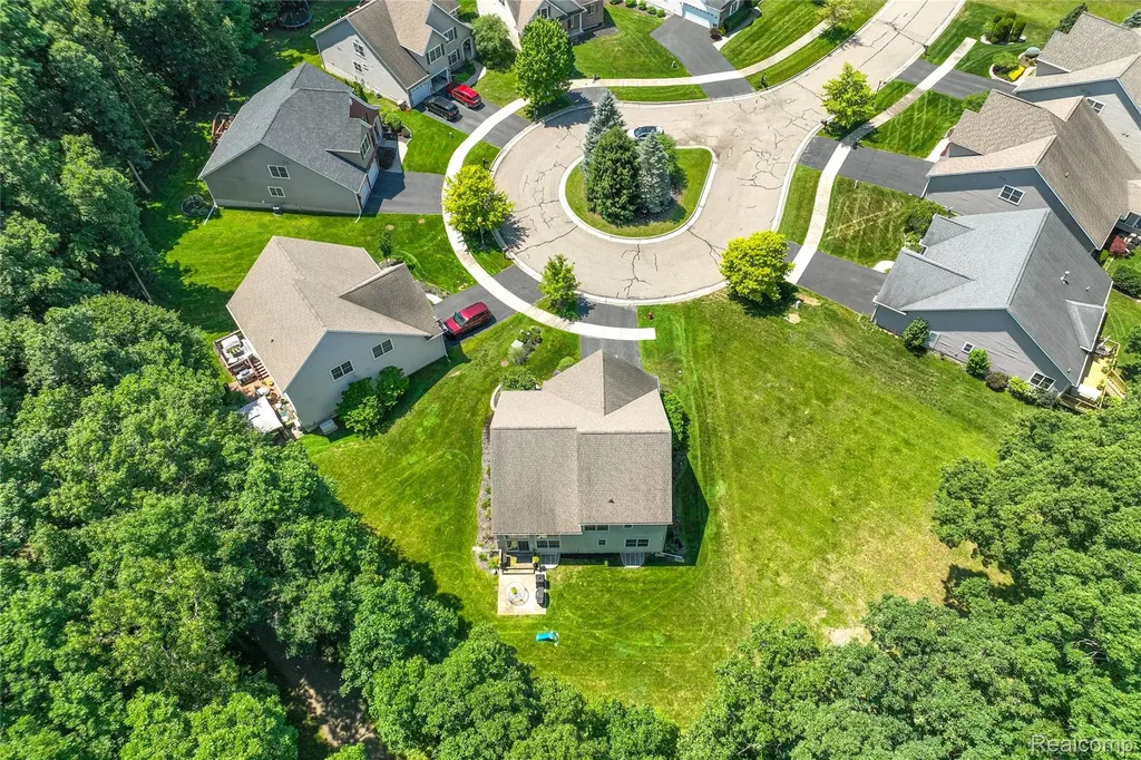 10182 Edgewood Drive Grand Blanc Charter Township MI 48439