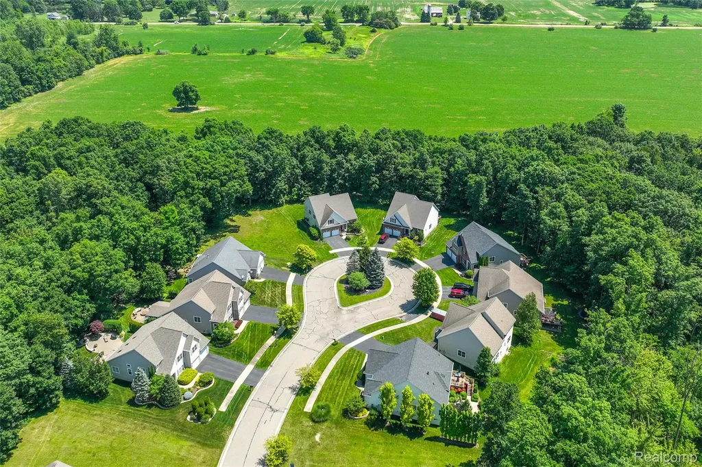 10182 Edgewood Drive Grand Blanc Charter Township MI 48439