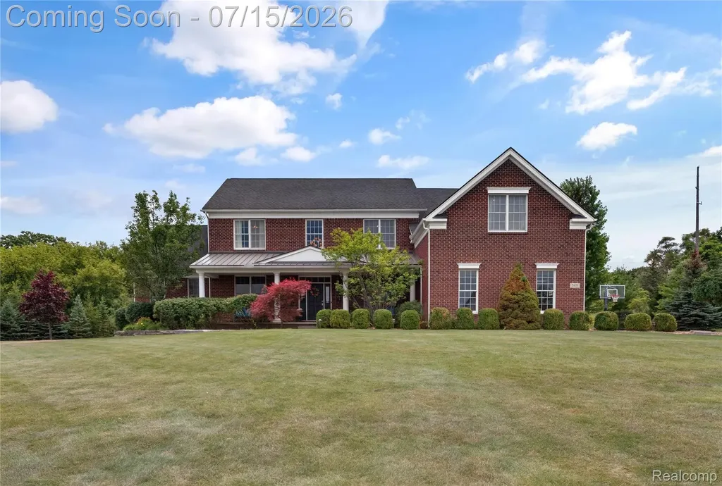 2433 Woodridge Court Milford Charter Township MI 48380