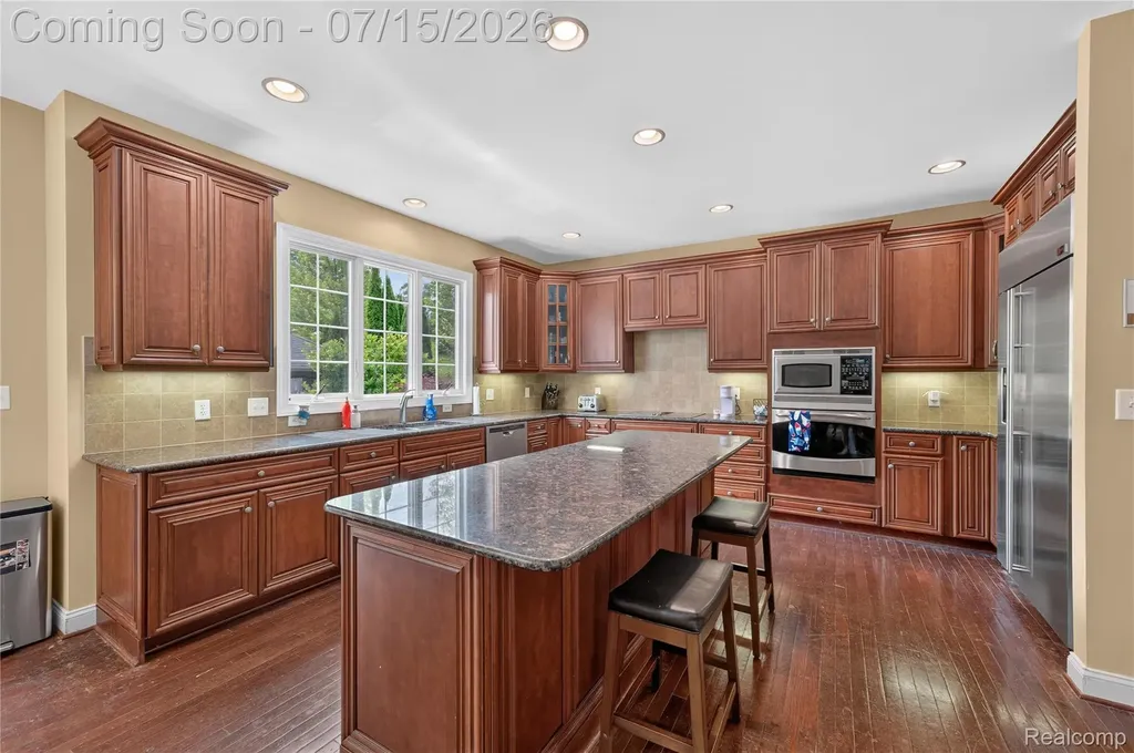 2433 Woodridge Court Milford Charter Township MI 48380