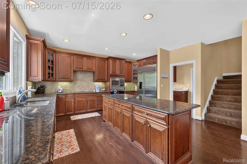 2433 Woodridge Court Milford Charter Township MI 48380