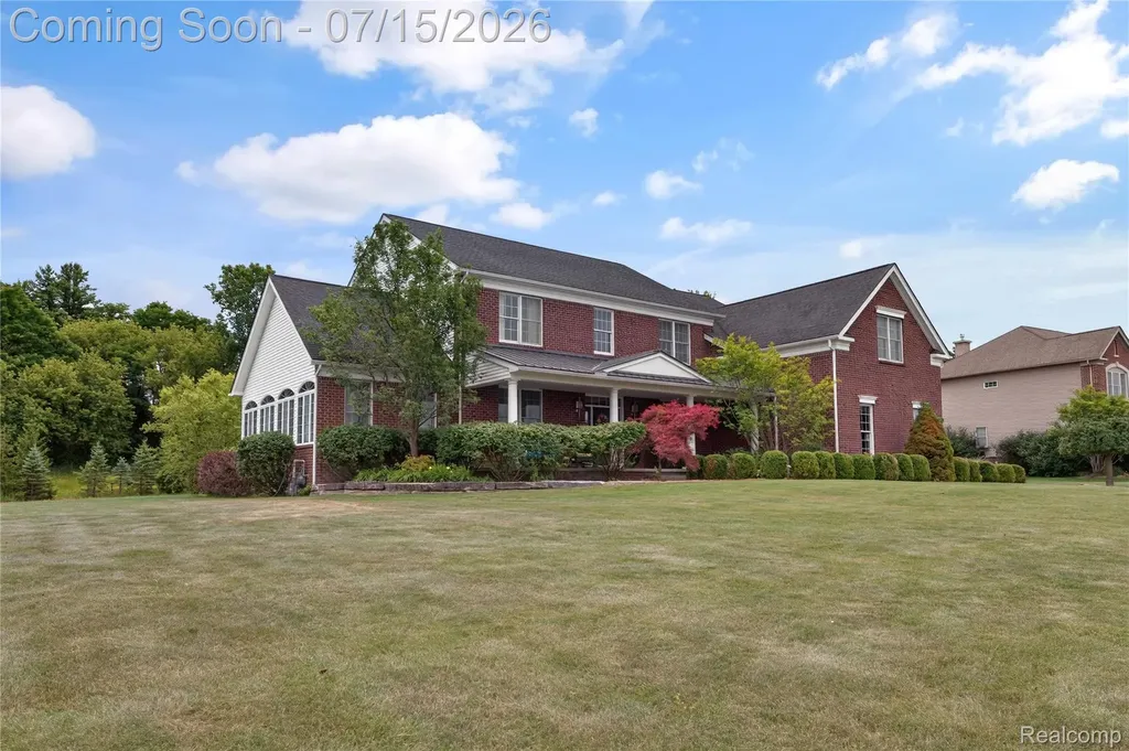 2433 Woodridge Court Milford Charter Township MI 48380