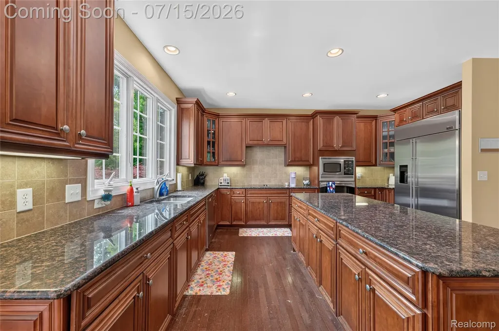 2433 Woodridge Court Milford Charter Township MI 48380
