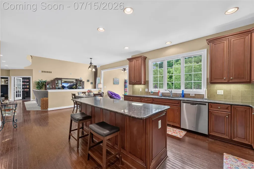 2433 Woodridge Court Milford Charter Township MI 48380