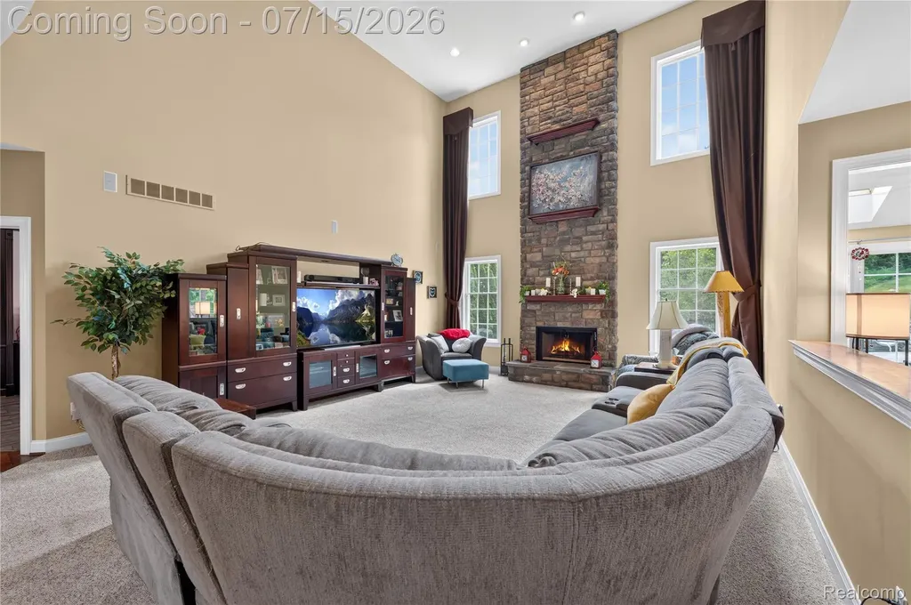 2433 Woodridge Court Milford Charter Township MI 48380