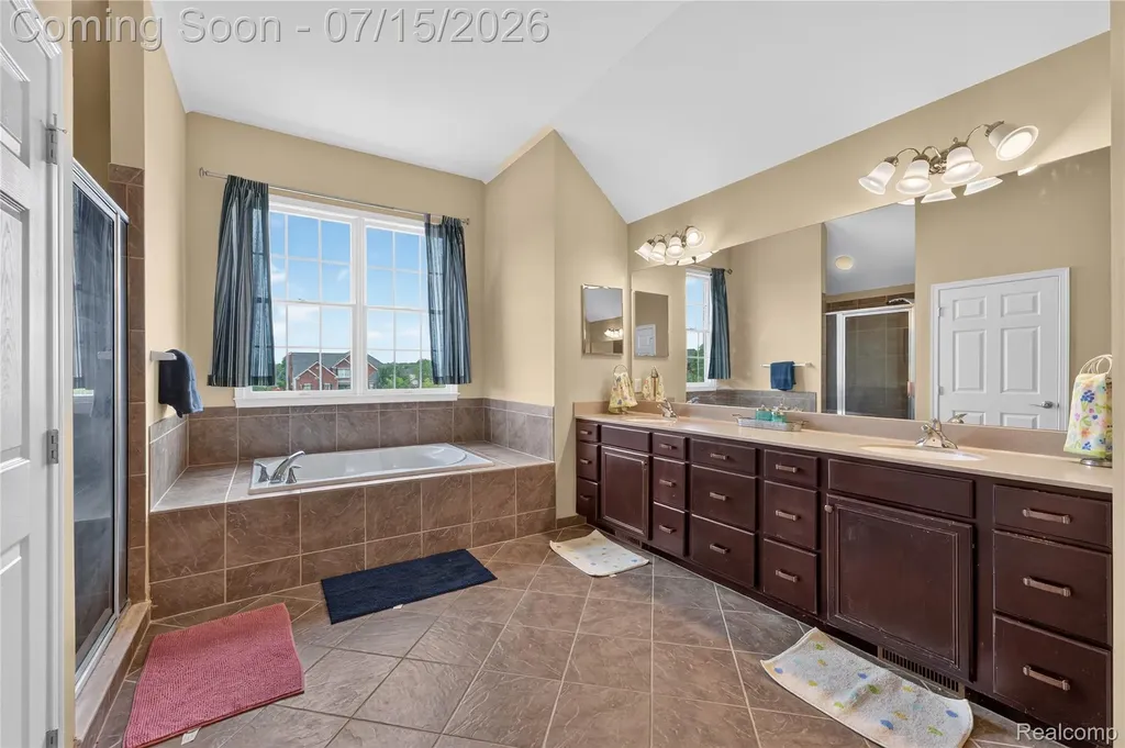 2433 Woodridge Court Milford Charter Township MI 48380