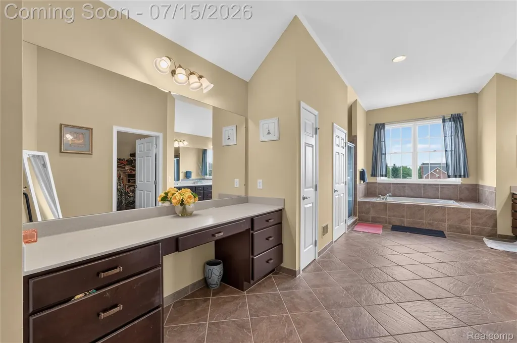 2433 Woodridge Court Milford Charter Township MI 48380