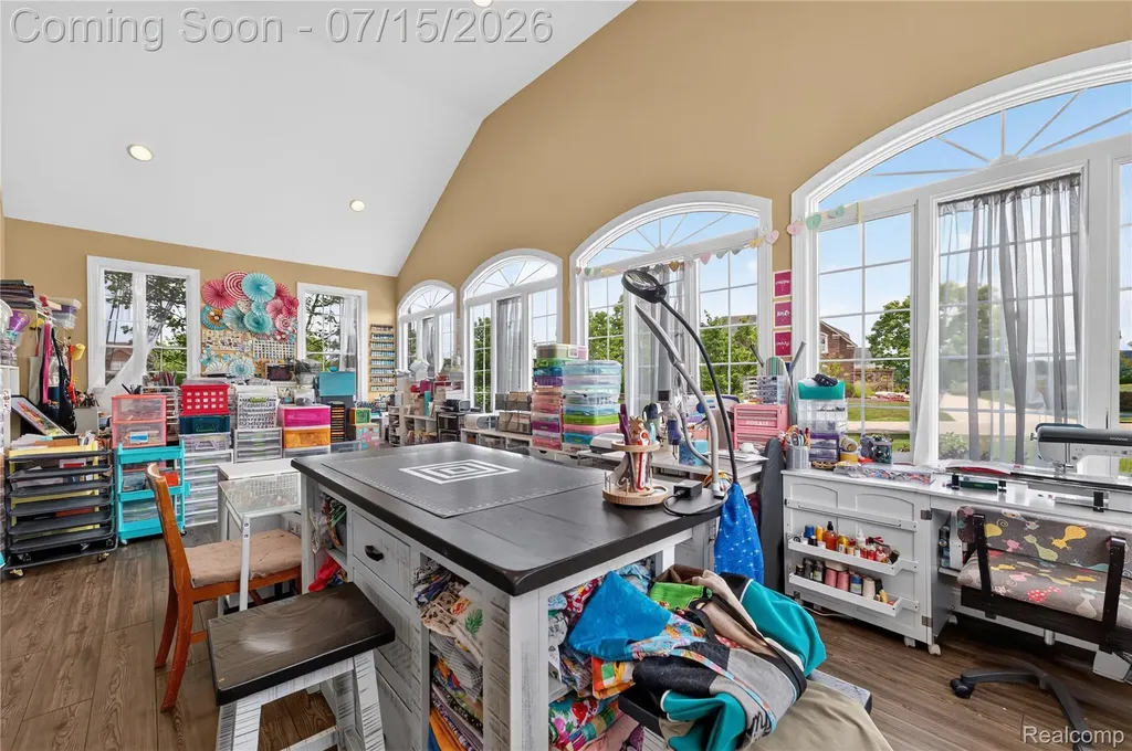 2433 Woodridge Court Milford Charter Township MI 48380