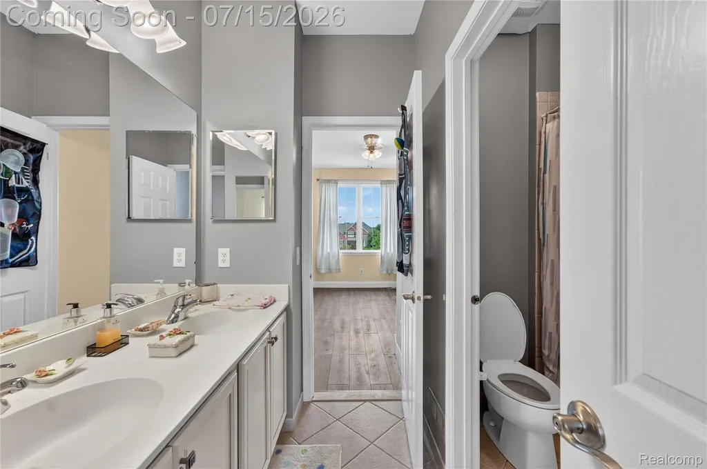 2433 Woodridge Court Milford Charter Township MI 48380