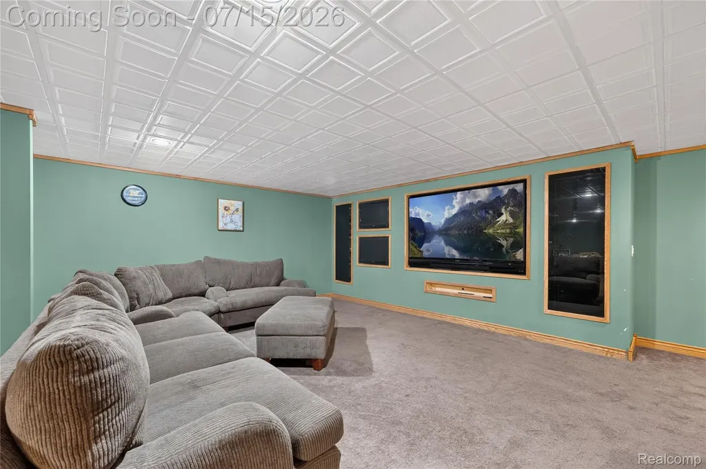 2433 Woodridge Court Milford Charter Township MI 48380