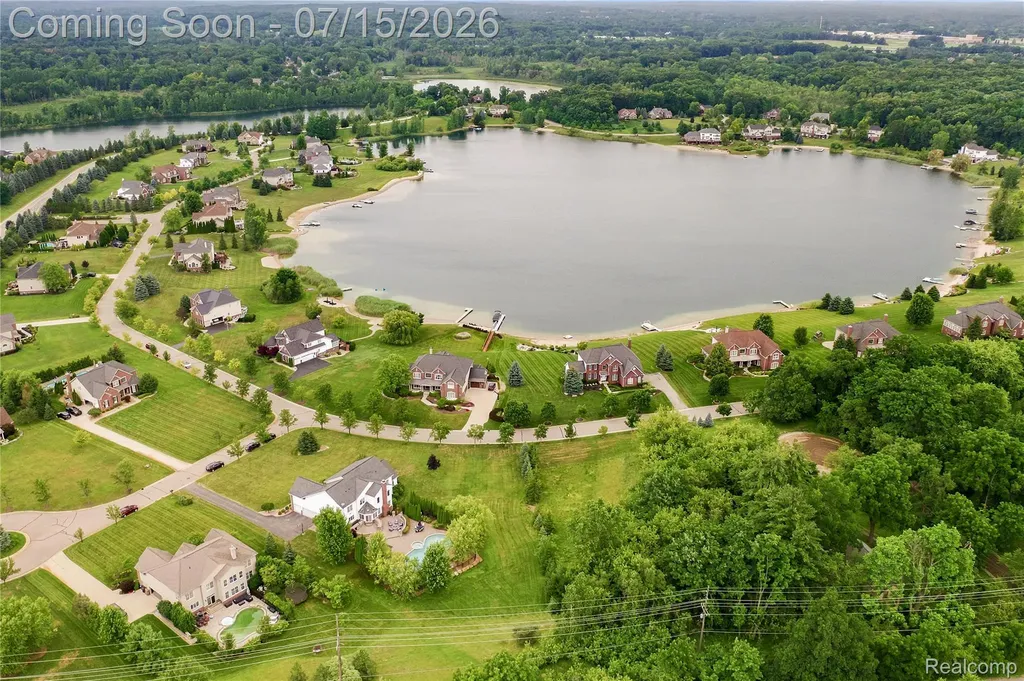 2433 Woodridge Court Milford Charter Township MI 48380