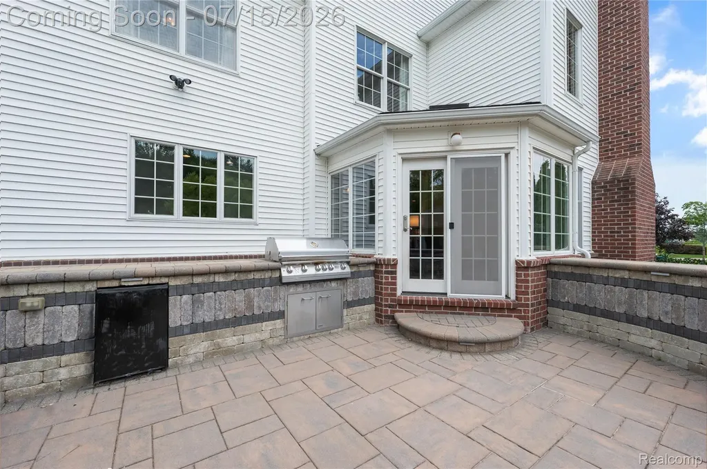 2433 Woodridge Court Milford Charter Township MI 48380