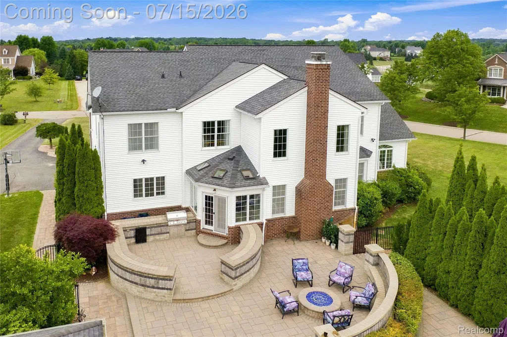 2433 Woodridge Court Milford Charter Township MI 48380