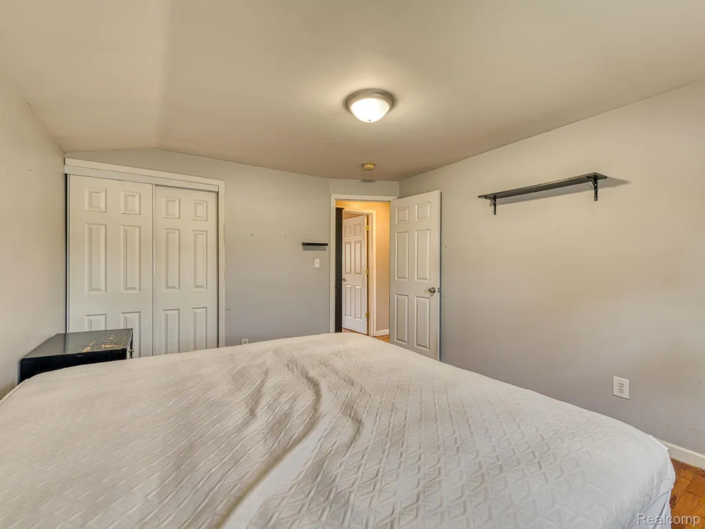 30933 Grandview Avenue Westland City MI 48186