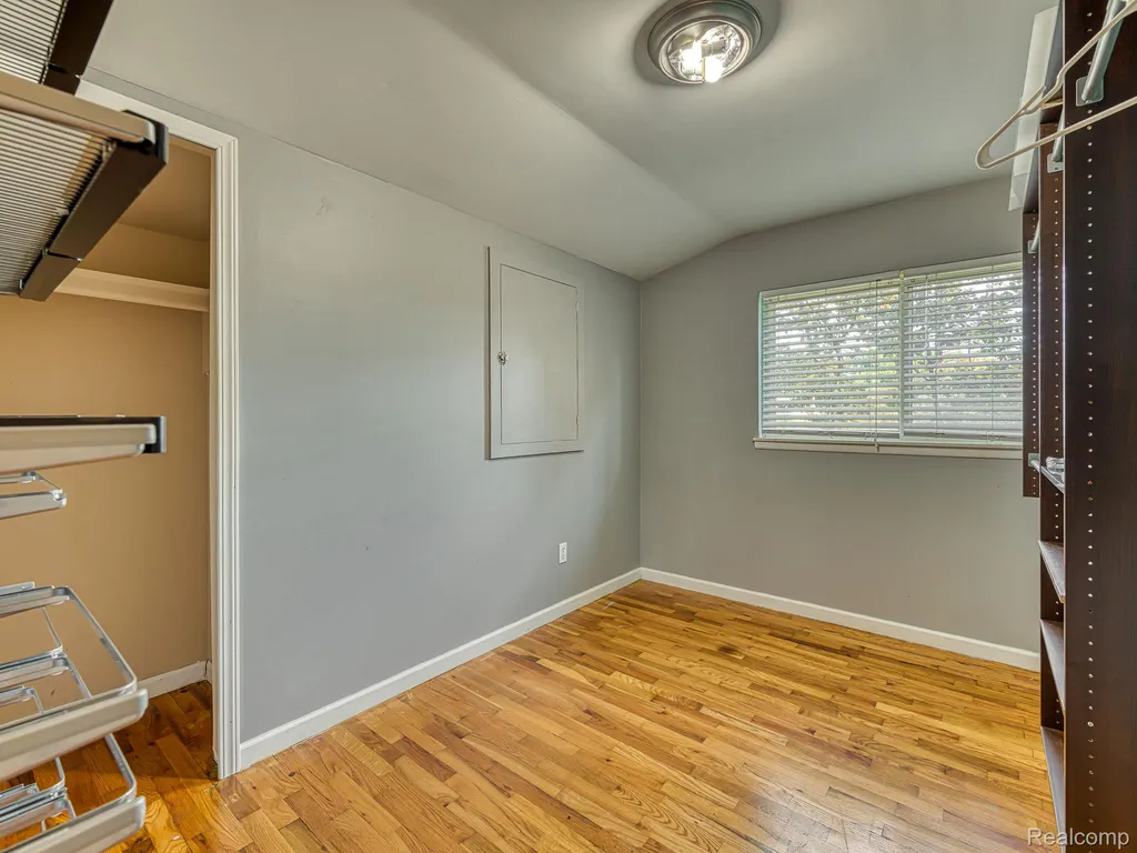 30933 Grandview Avenue Westland City MI 48186