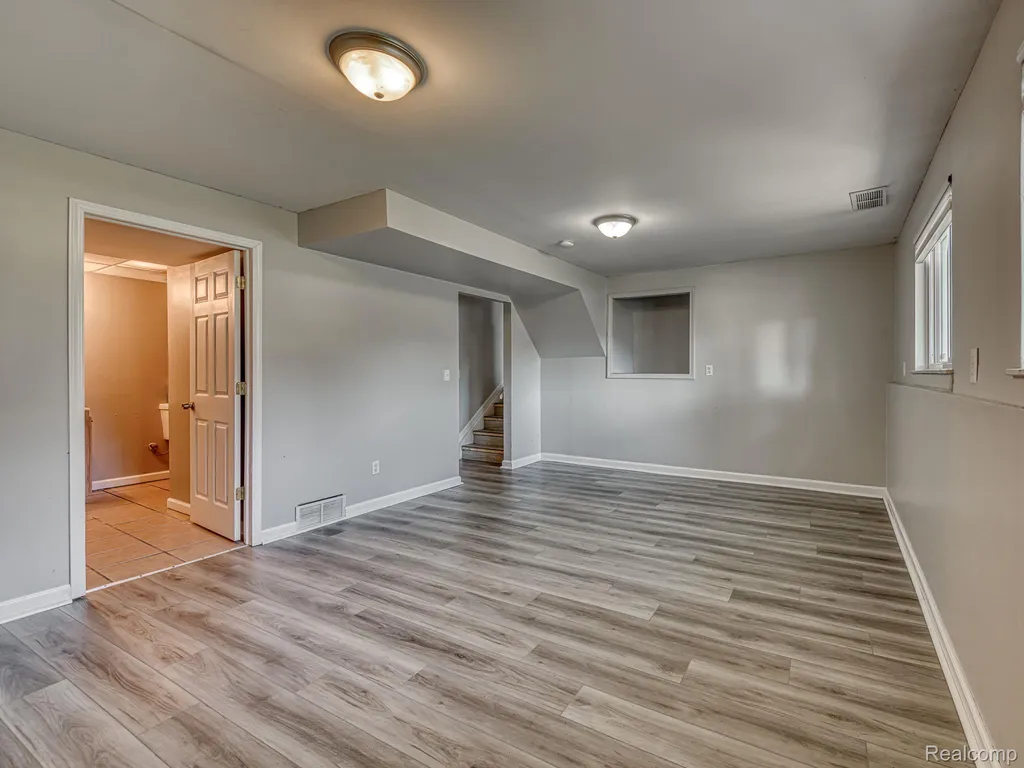 30933 Grandview Avenue Westland City MI 48186