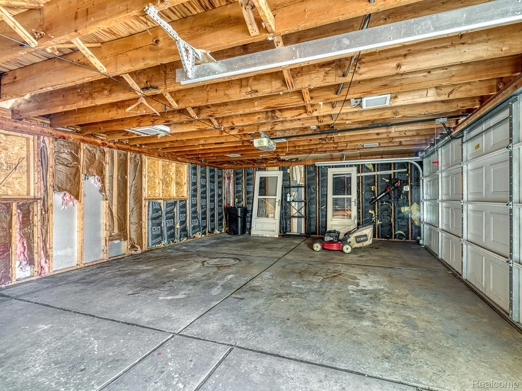 30933 Grandview Avenue Westland City MI 48186