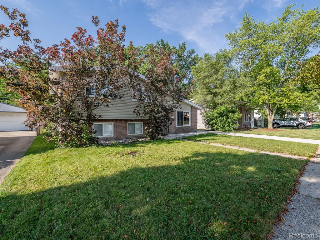 30933 Grandview Avenue Westland City MI 48186