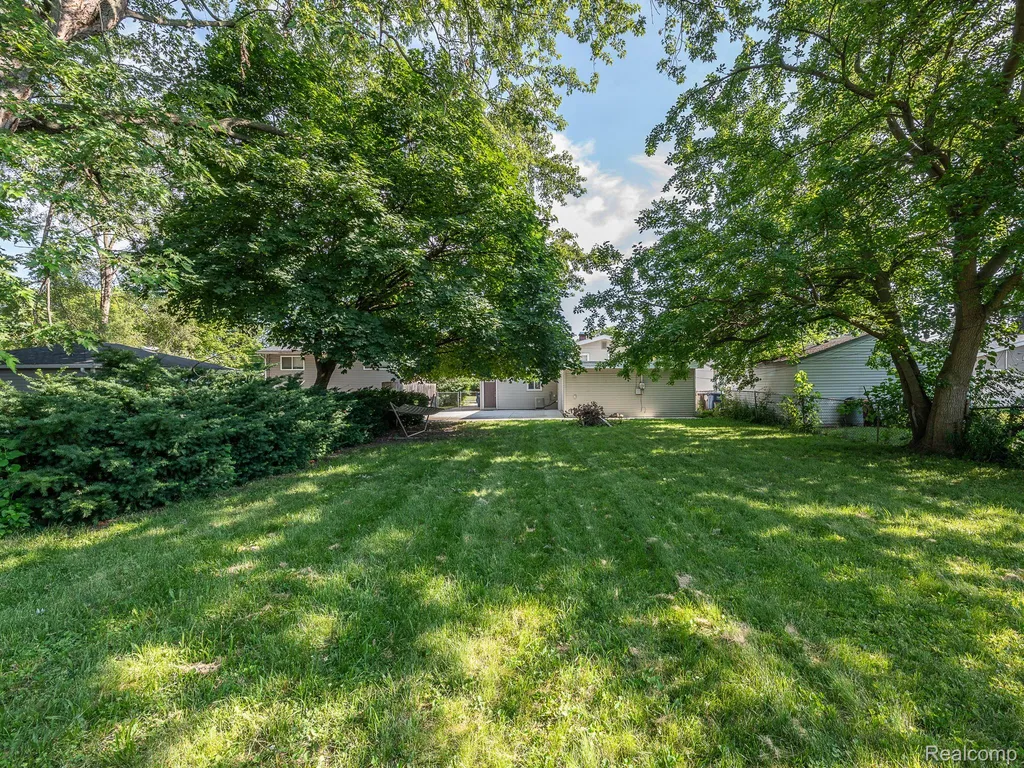 30933 Grandview Avenue Westland City MI 48186