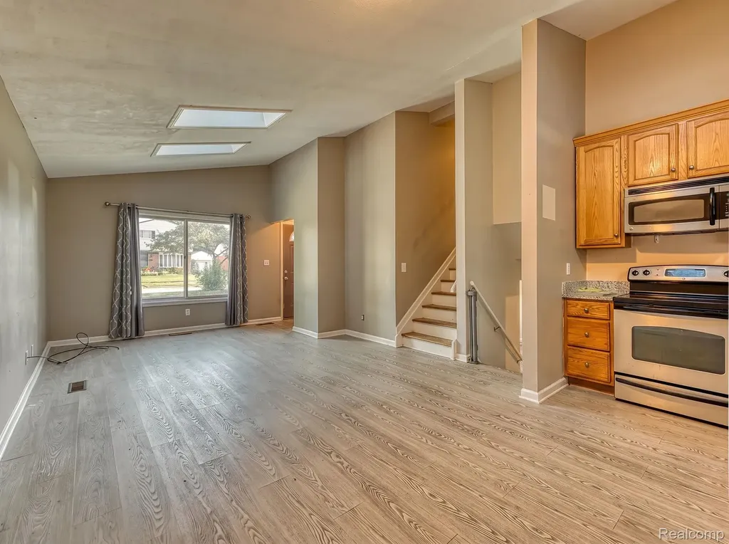 30933 Grandview Avenue Westland City MI 48186