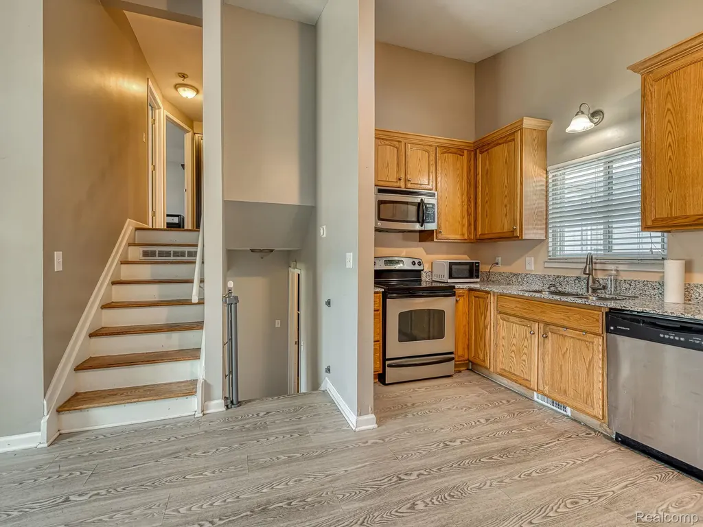 30933 Grandview Avenue Westland City MI 48186