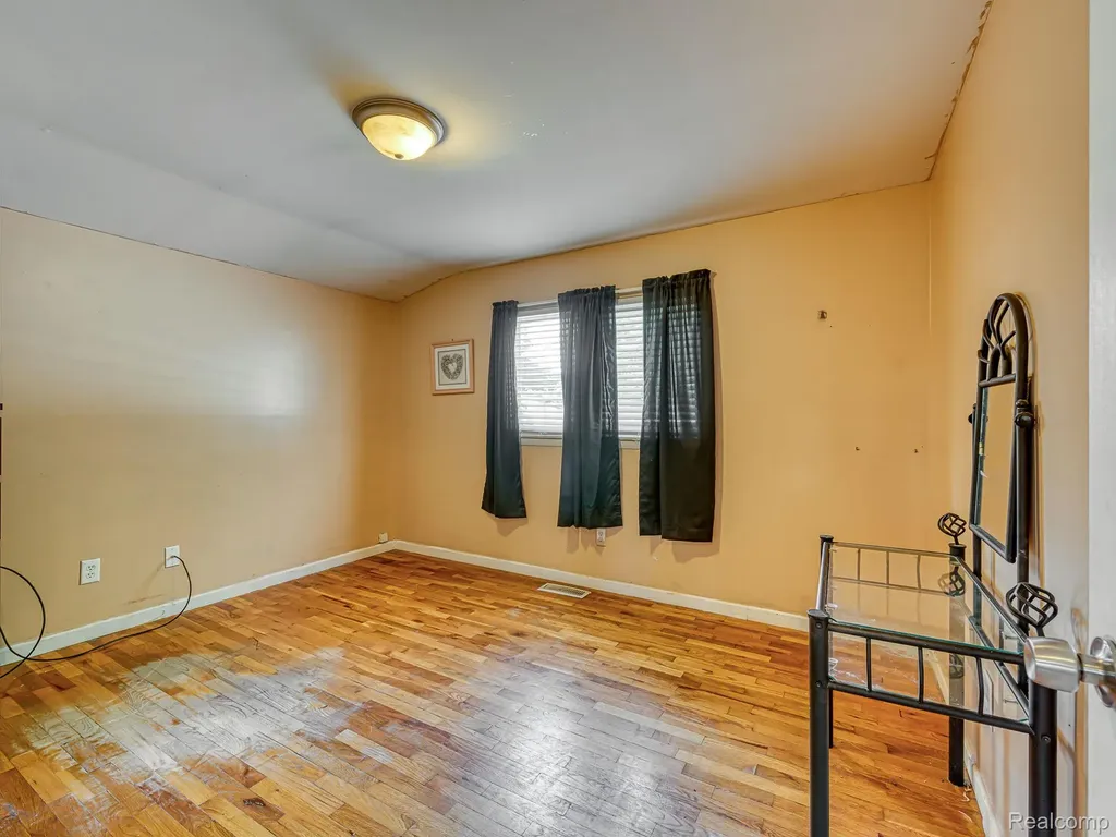30933 Grandview Avenue Westland City MI 48186